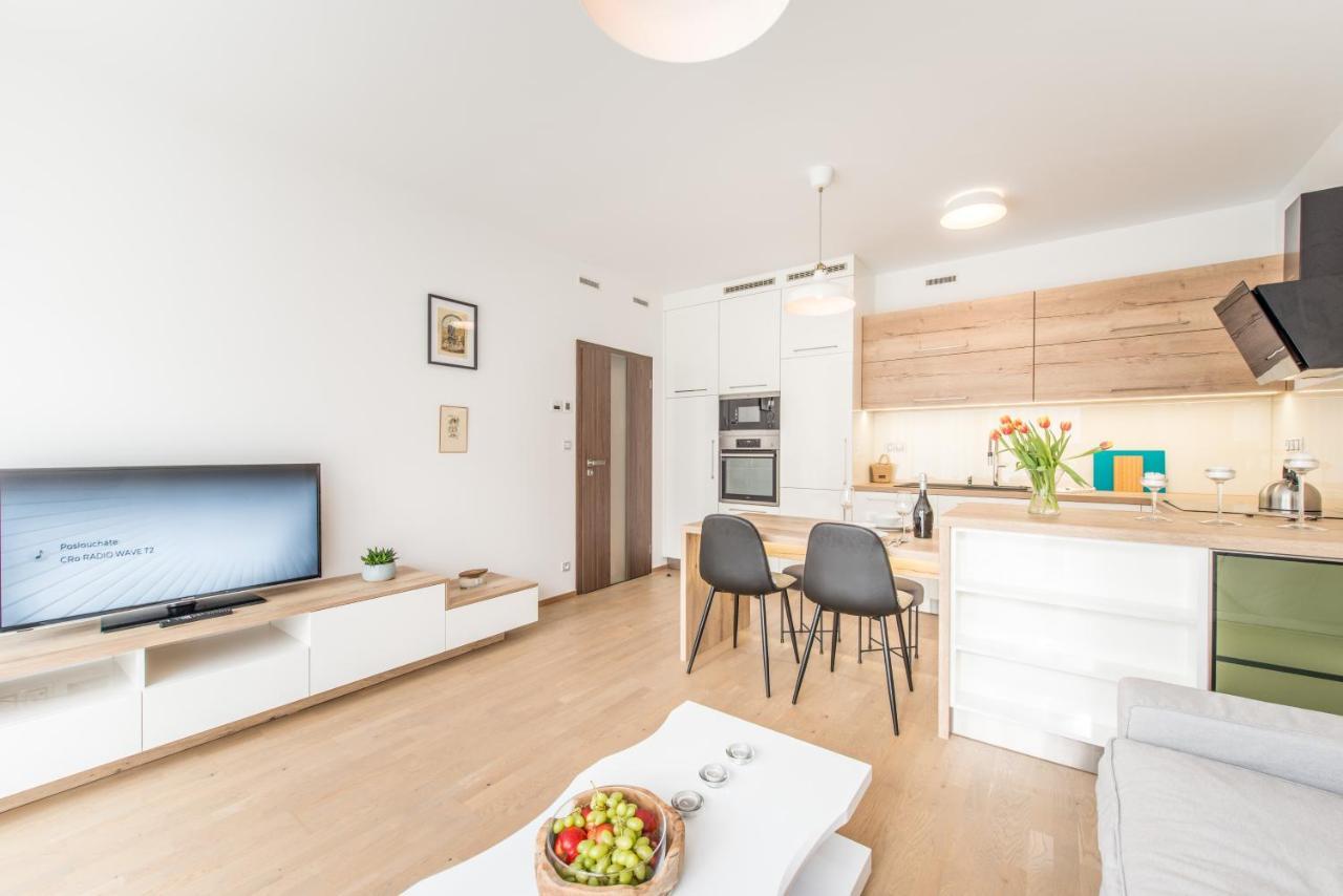 Mozart Central Apartments With Garage Prag Exteriör bild